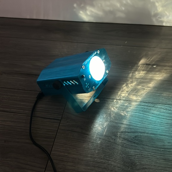 LED Water Ripples Light with remote controller - Picture 4 of 6